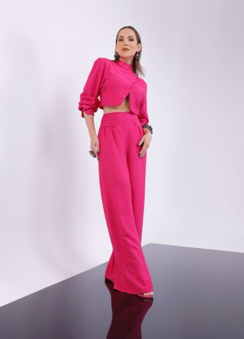 Conjunto Blusa e Calça Detalhes em Pregas