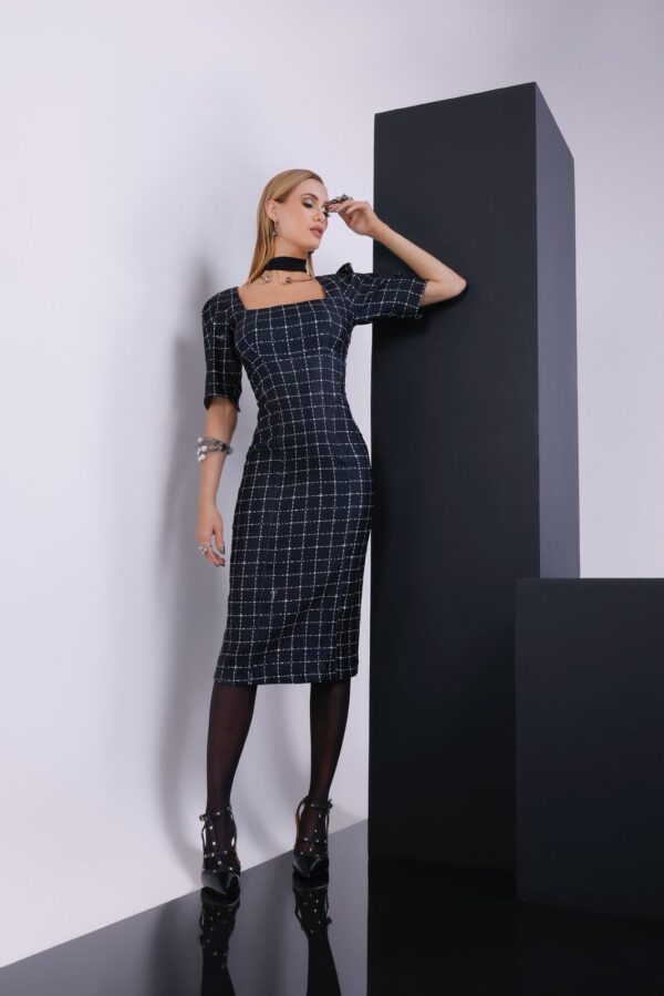 Vestido Justo Bengaline Decote Quadrado